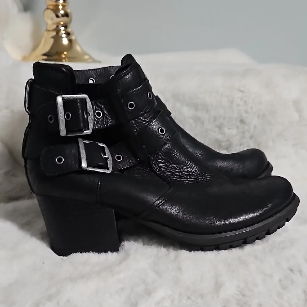 Caterpillar Women's Tora Black Ankle Boots with Buckle Detail - Picture 12 of 12